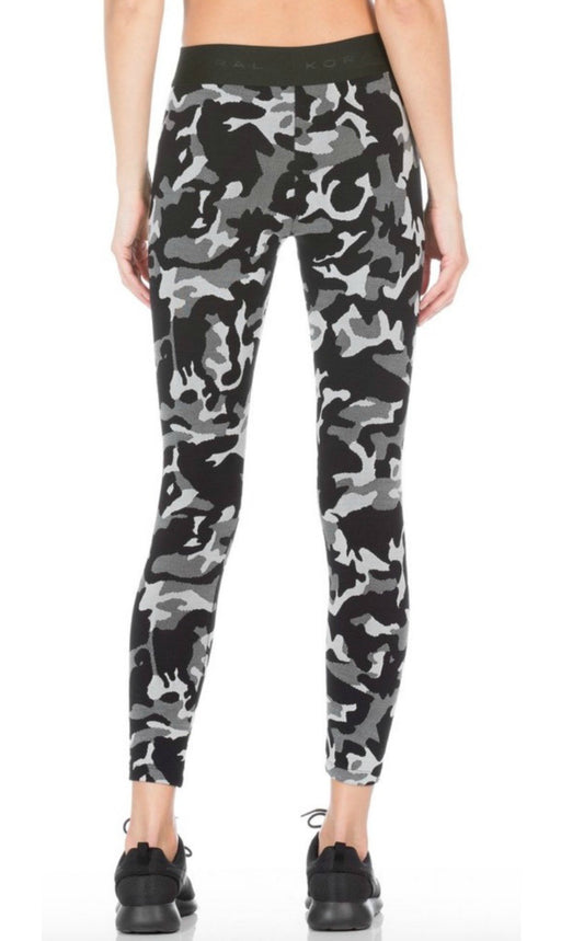 Knockout Legging Black Camo